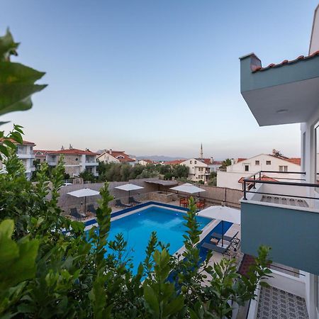 Oezguem Suite Otel Датча Екстериор снимка
