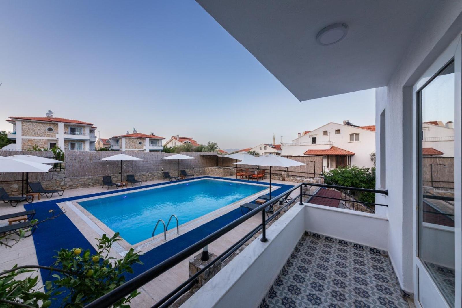 Oezguem Suite Otel Датча Екстериор снимка