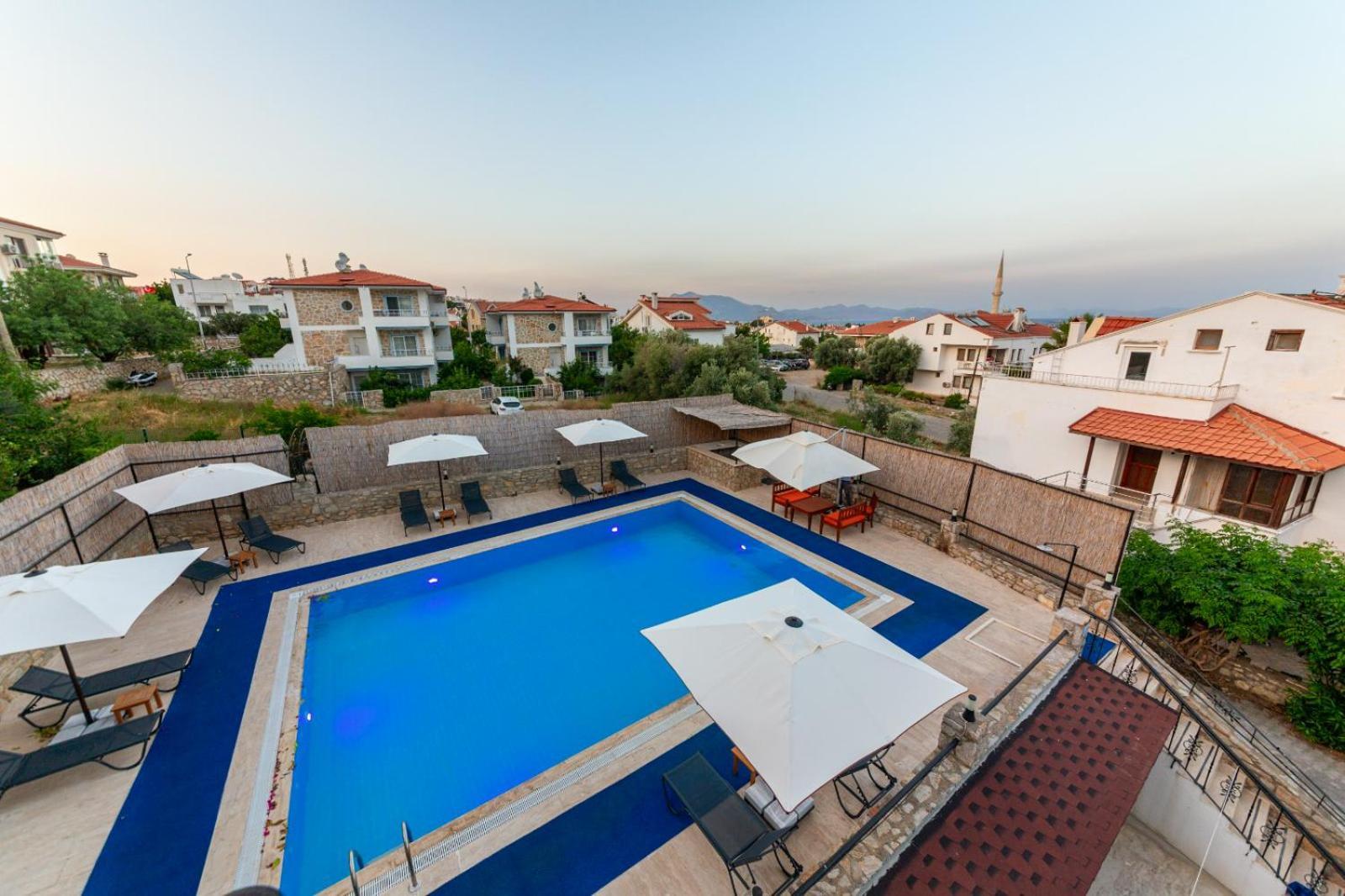 Oezguem Suite Otel Датча Екстериор снимка