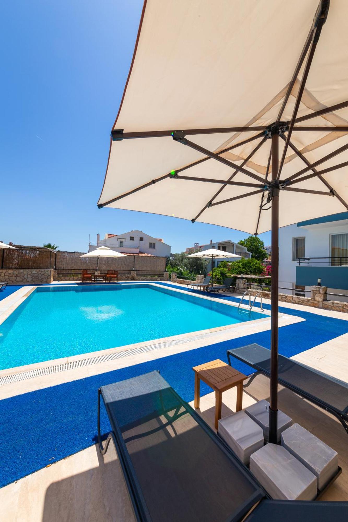 Oezguem Suite Otel Датча Екстериор снимка