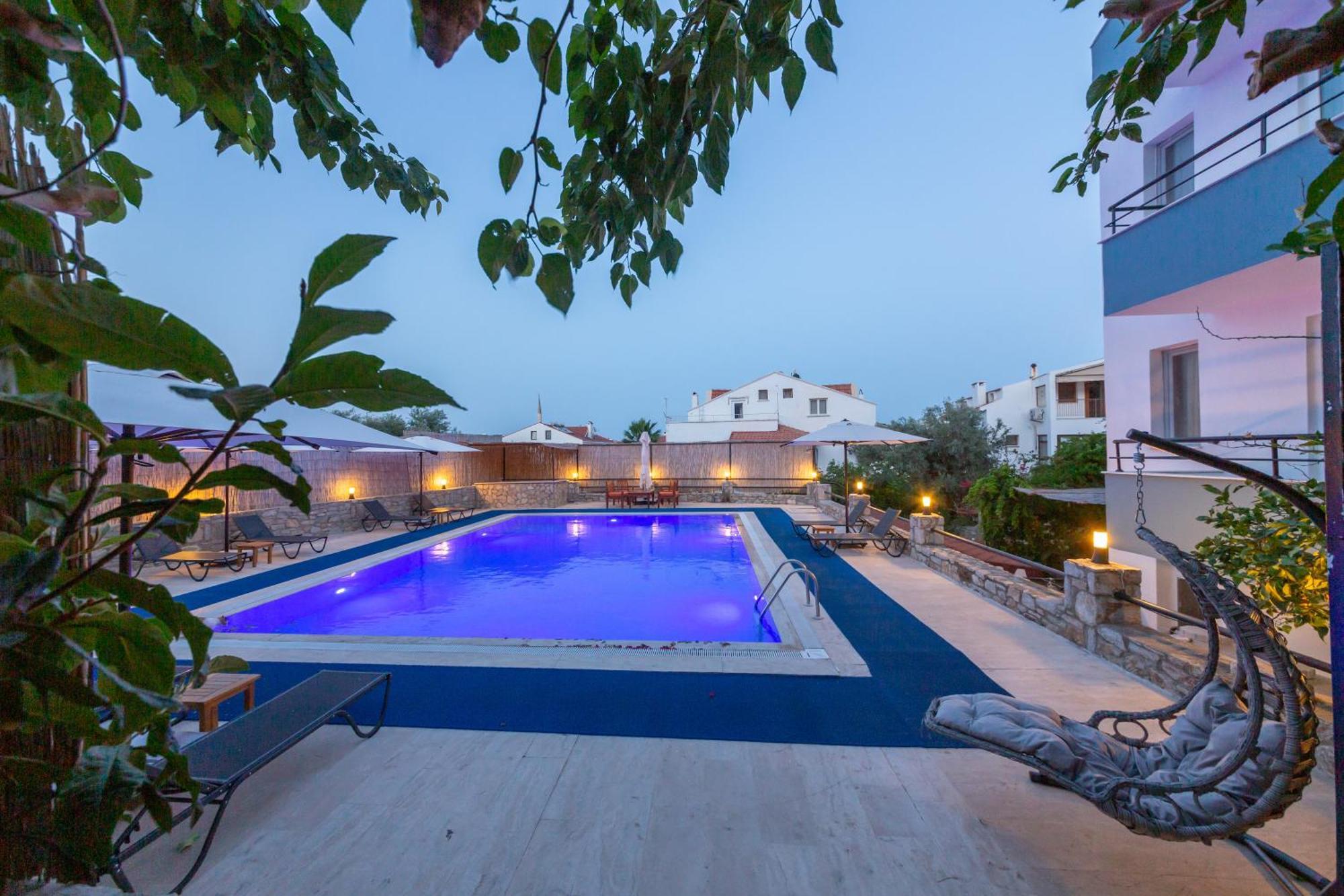 Oezguem Suite Otel Датча Екстериор снимка