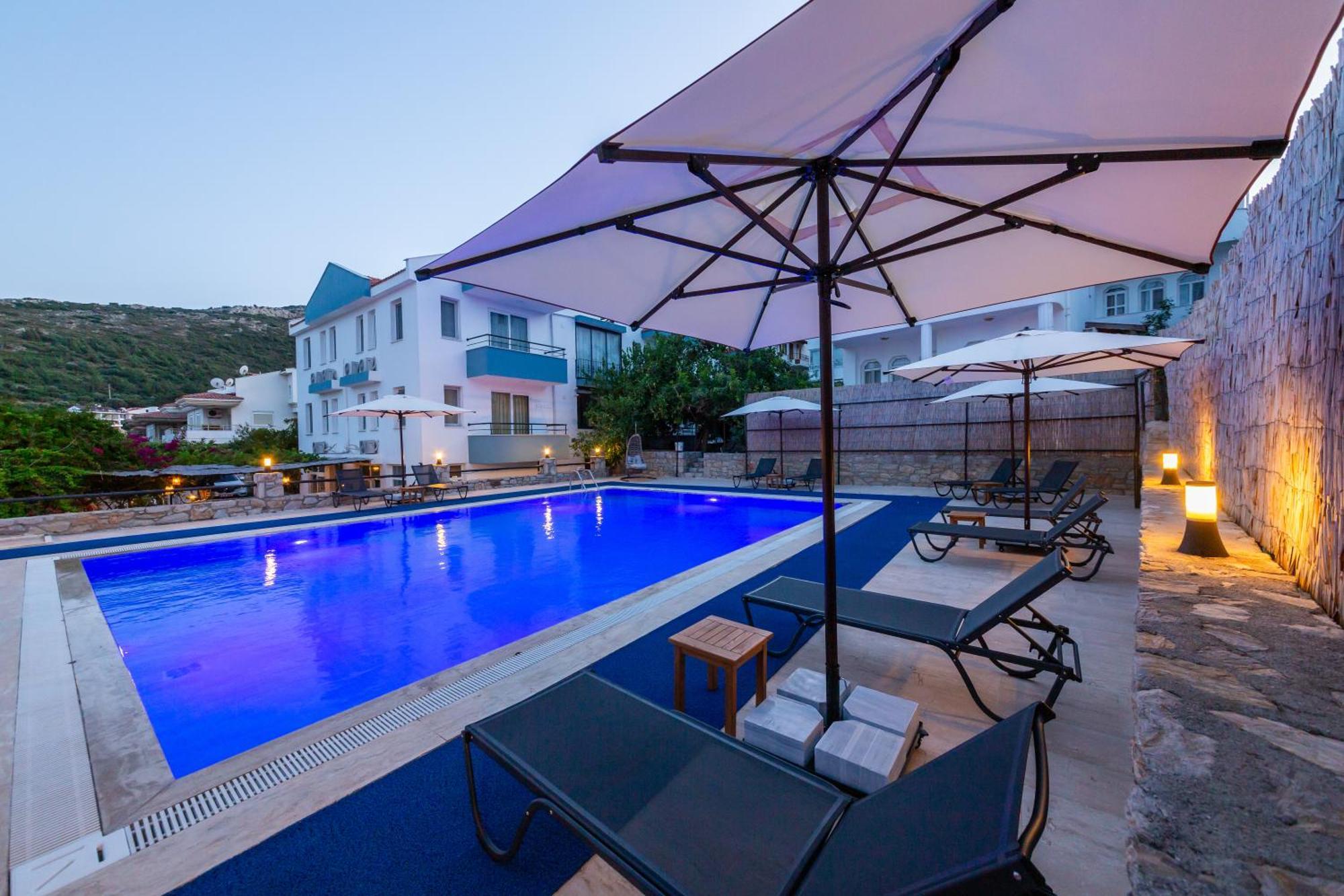 Oezguem Suite Otel Датча Екстериор снимка