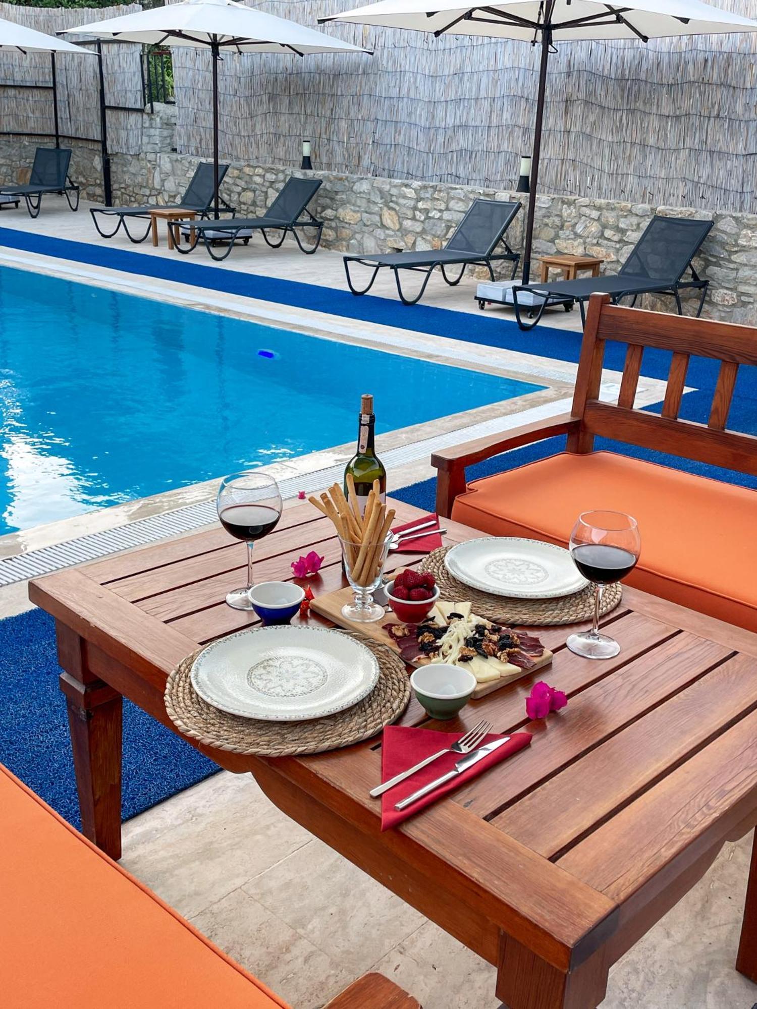 Oezguem Suite Otel Датча Екстериор снимка