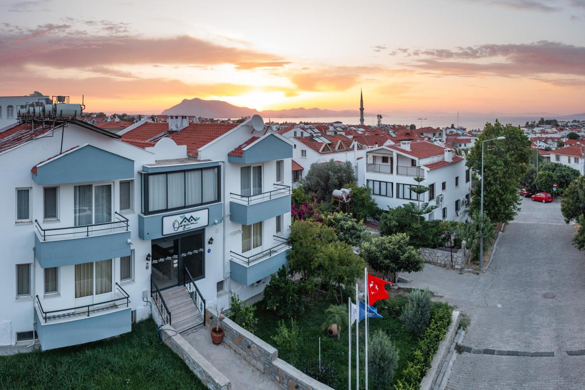 Oezguem Suite Otel Датча Екстериор снимка