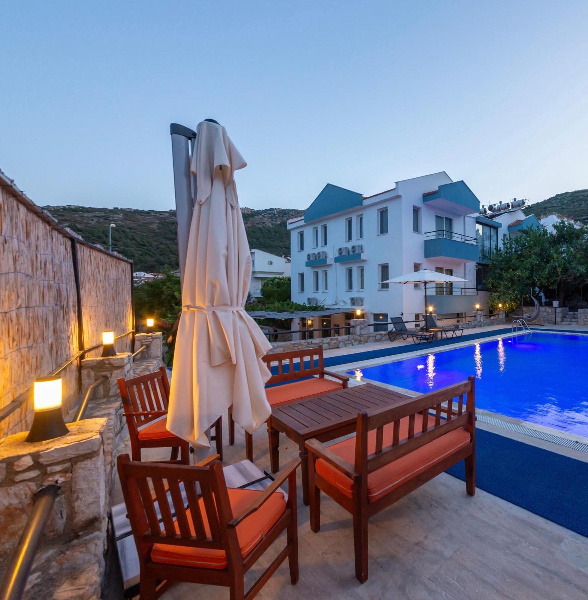 Oezguem Suite Otel Датча Екстериор снимка