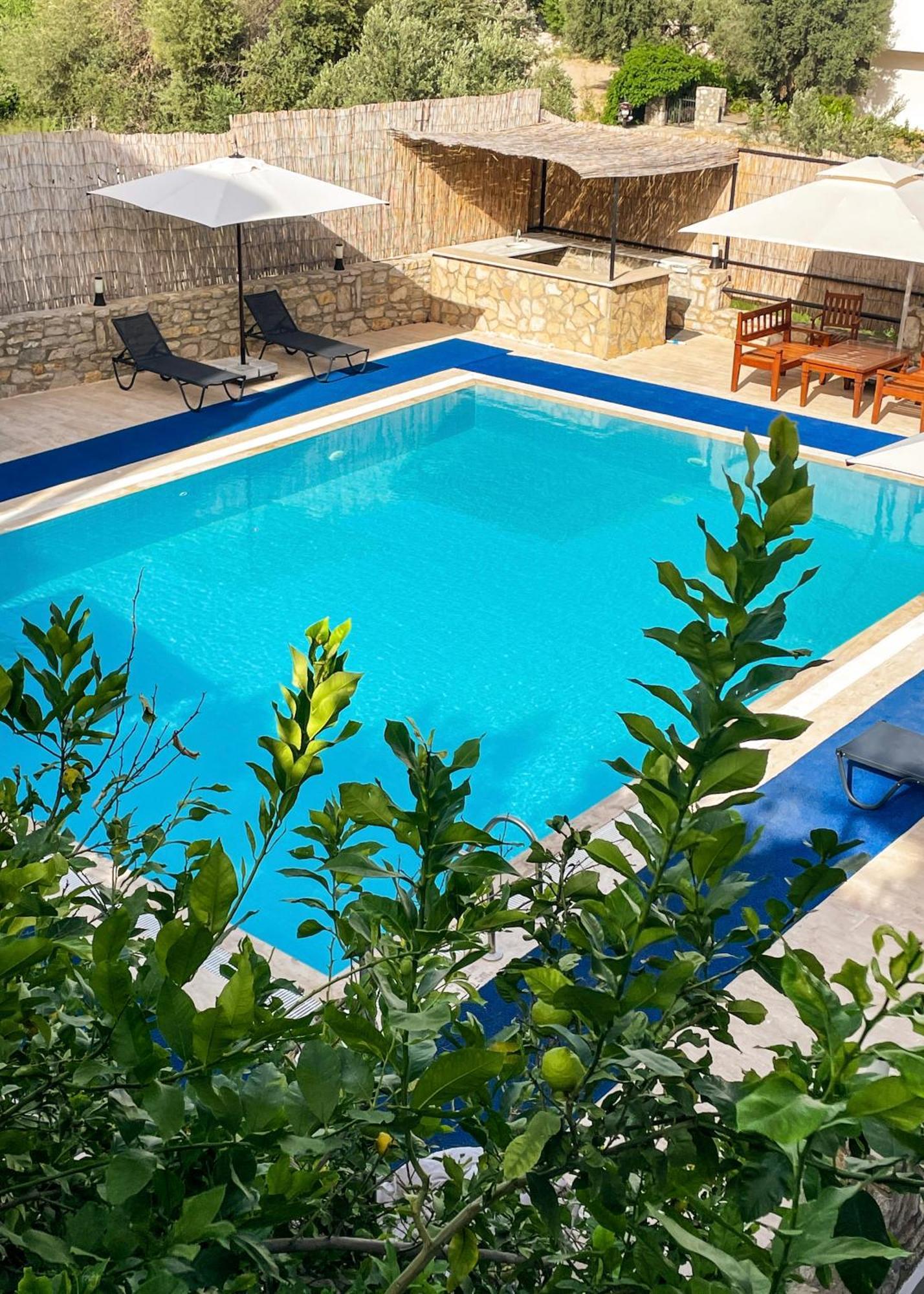 Oezguem Suite Otel Датча Екстериор снимка