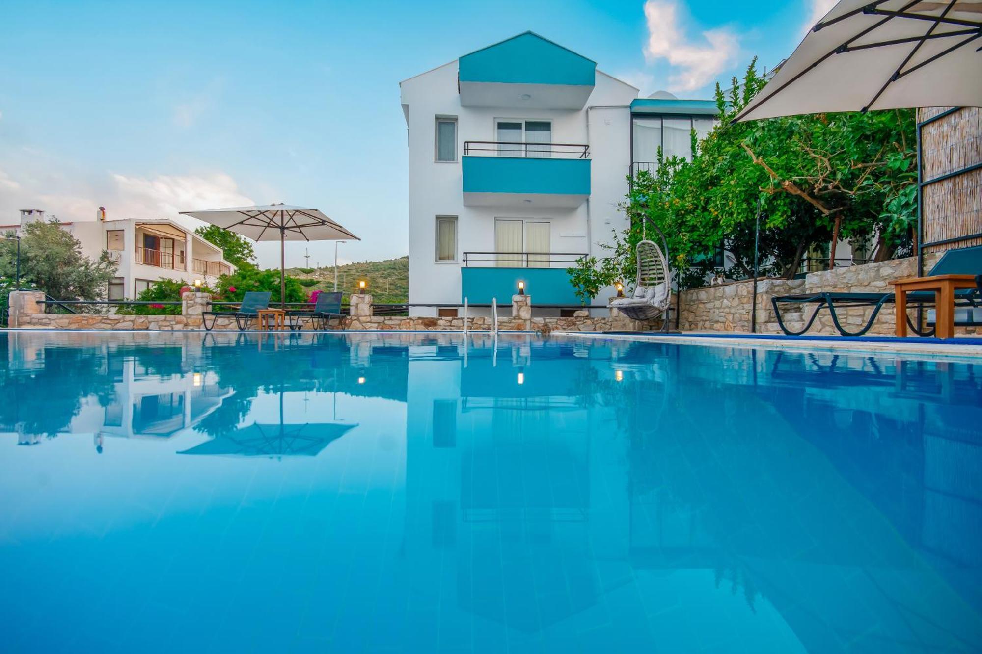Oezguem Suite Otel Датча Екстериор снимка