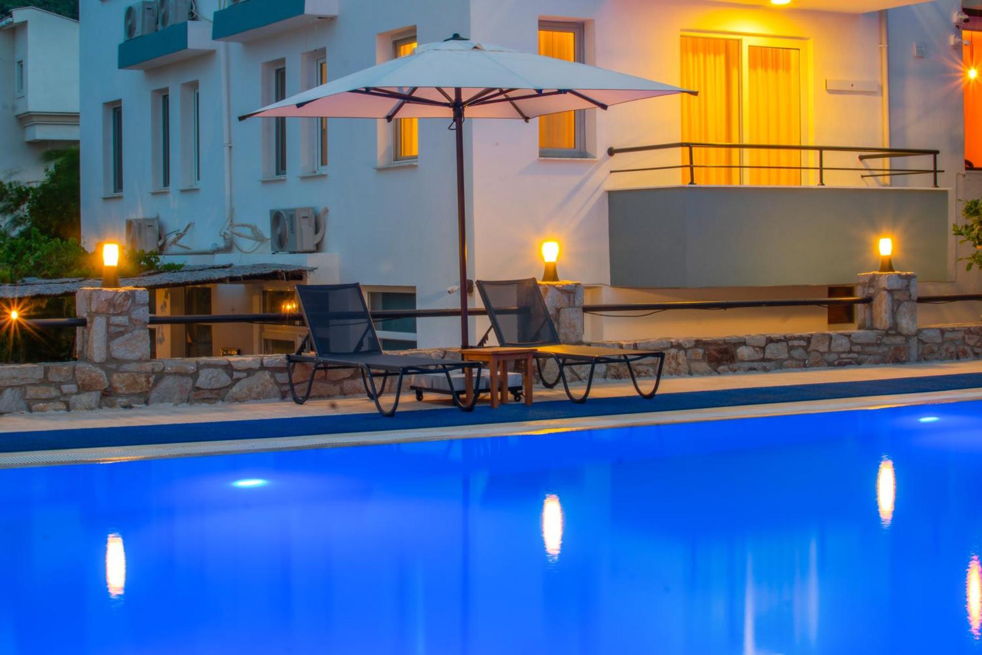 Oezguem Suite Otel Датча Екстериор снимка